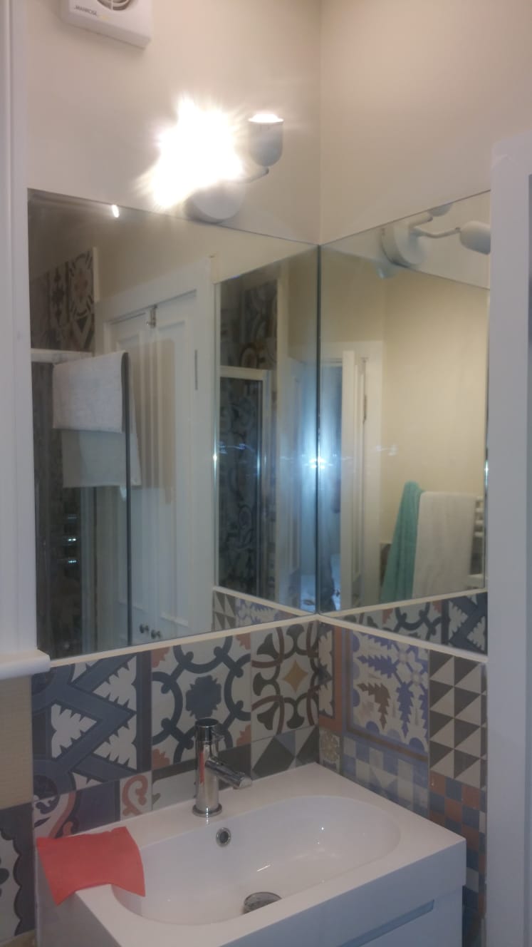 Example image: dressing mirror
